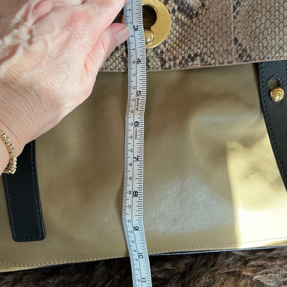 Authentic YSL Muse 2 - Picture 12 of 16